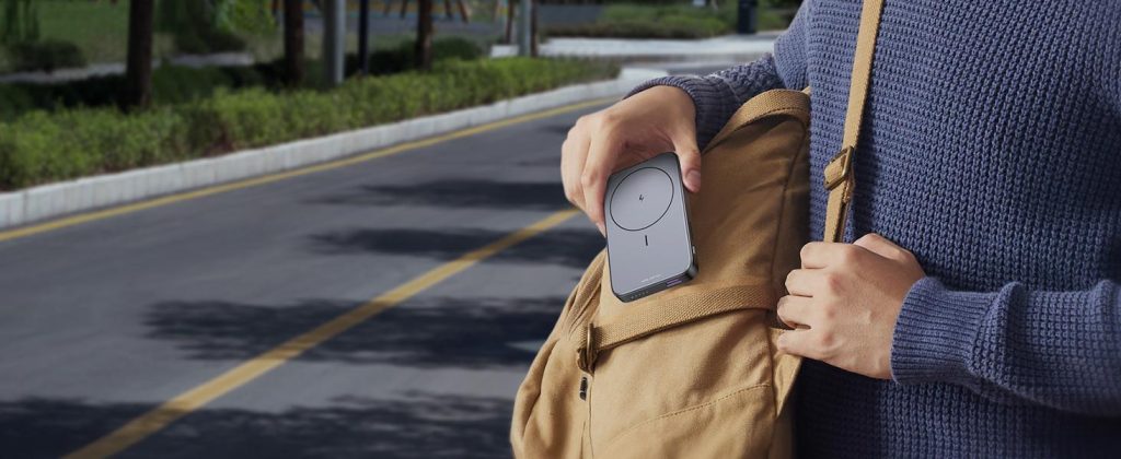 7 Travel Emergencies You Can Avoid with the Right Charging Gear 7 Travel Emergencies